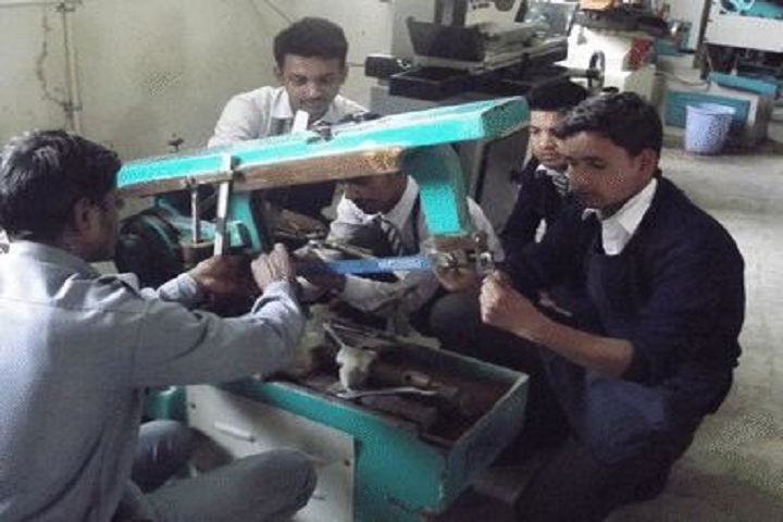 https://cache.careers360.mobi/media/colleges/social-media/media-gallery/12196/2019/3/7/Mechanical Lab Of Uttarakhand Institute of Technical and Professional Education Ramnagar_Laboratory.JPG